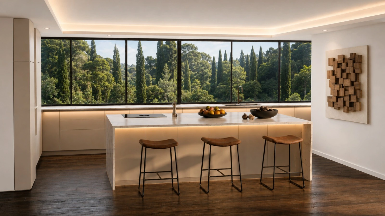 Cocina Torreliana abierta al paisaje, con muebles de madera e isla de piedra